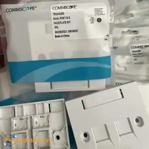 Bao bì Mặt nạ mạng hình vuông 2 cổng, màu trắng 760245389 Commscope/AMP